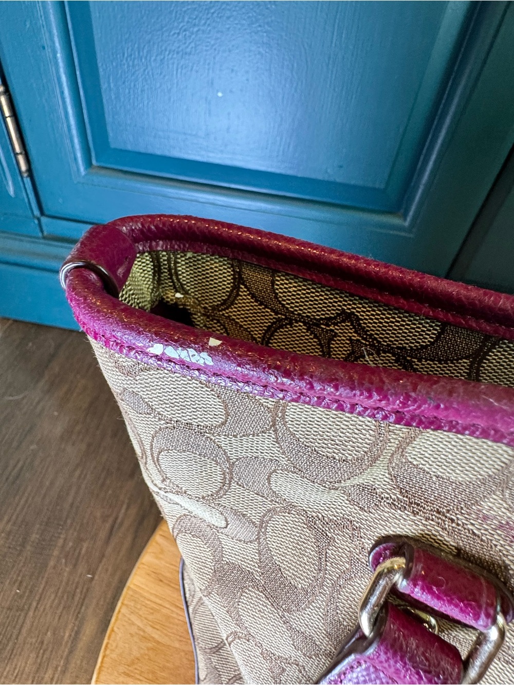Coach Beige Signature Tote with Magenta Trim and Straps - Picture 4 of 15
